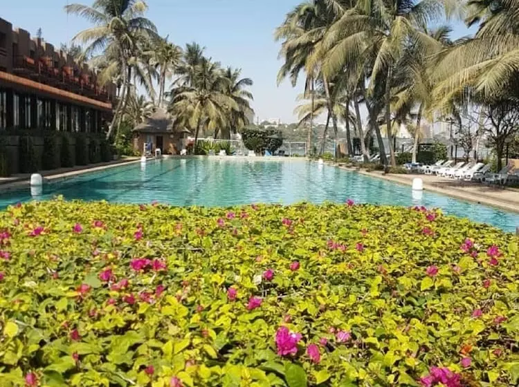 酒店 Jardin Savana Dakar