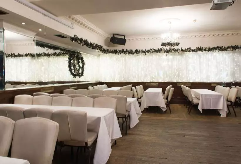 酒店 Russell Court