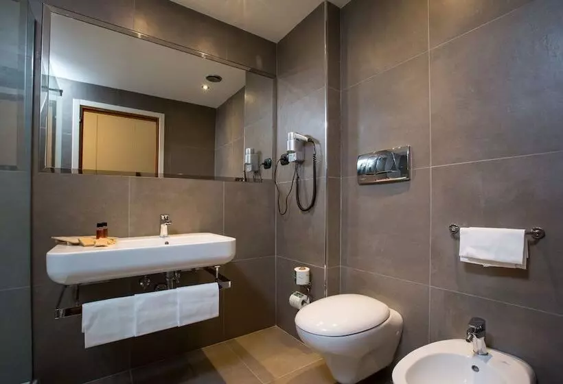 ホテル Toscana Ambassador