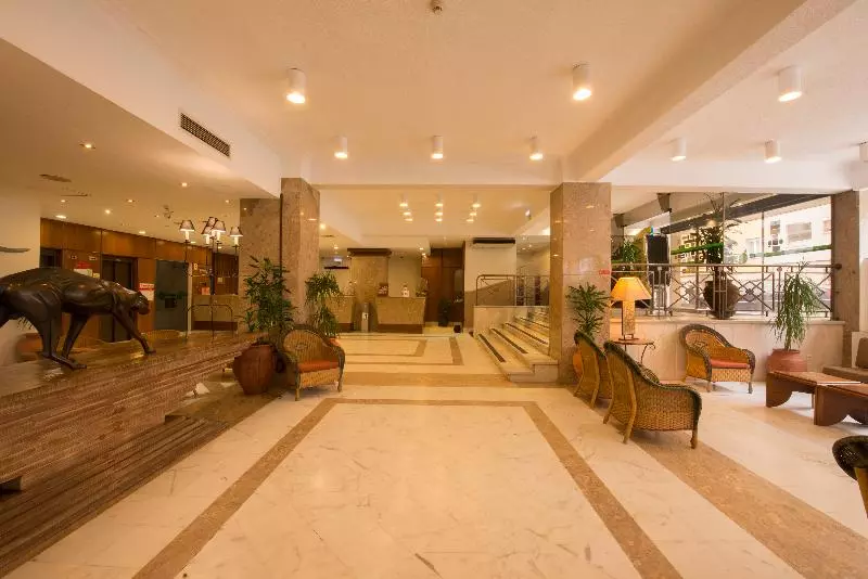 هتل Holiday Inn Express And Suites Lisbon Principe Real By Ihg