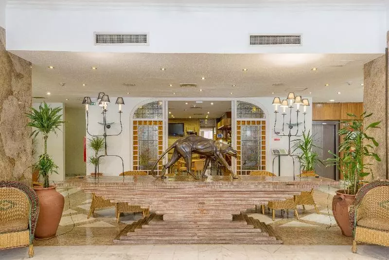 هتل Holiday Inn Express And Suites Lisbon Principe Real By Ihg