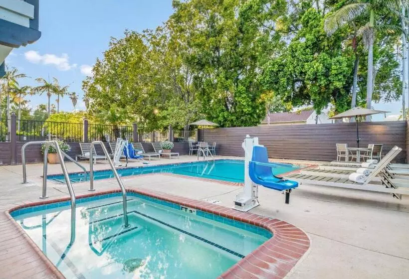 فندق Avania Inn Of Santa Barbara