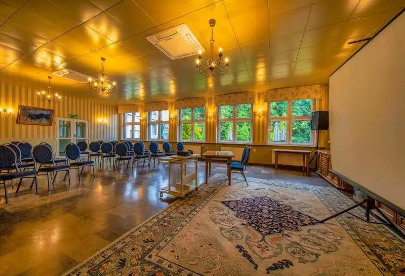 호텔 Gromada Arka Lux