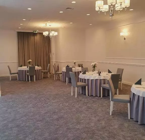 호텔 Gromada Arka Lux