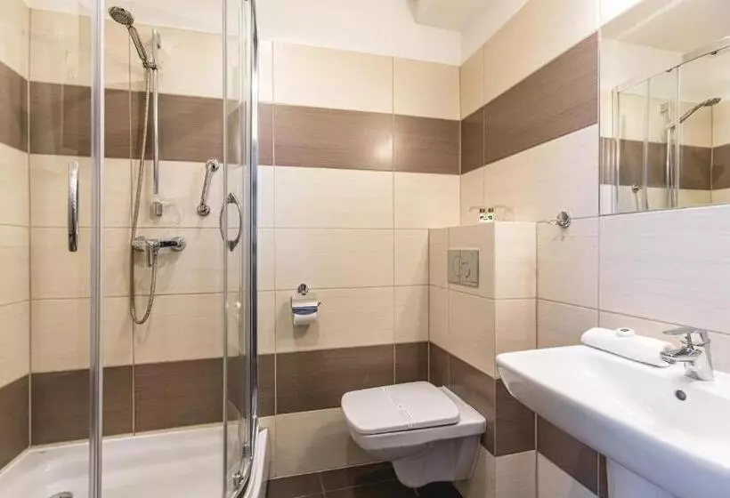 호텔 Gromada Arka Lux