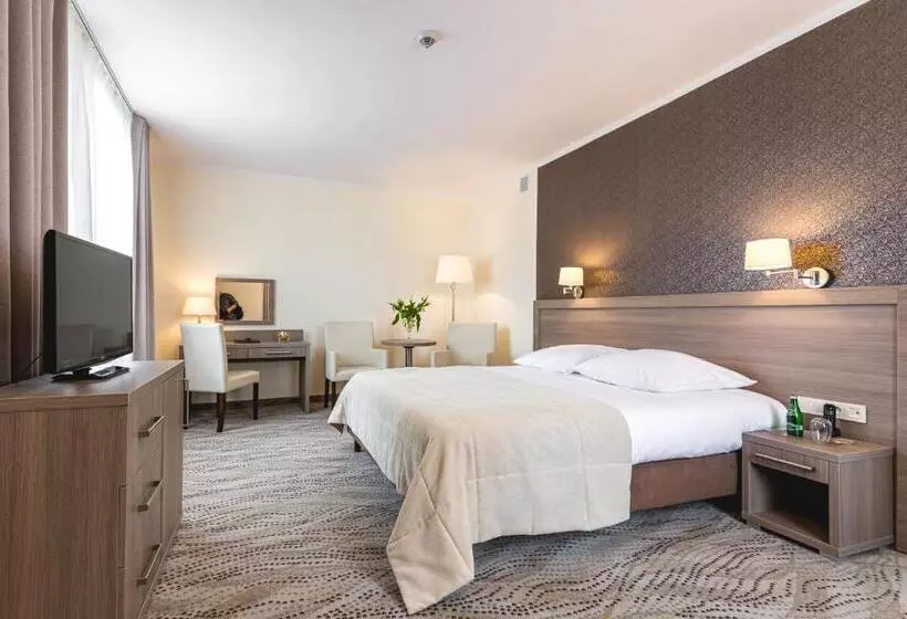 호텔 Gromada Arka Lux