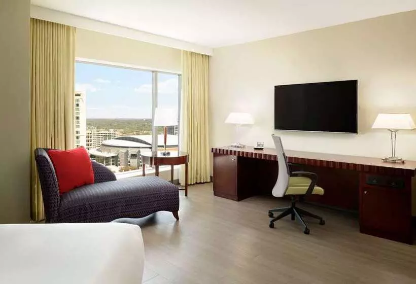 호텔 Hilton Charlotte Uptown