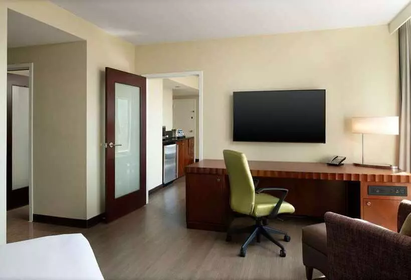 호텔 Hilton Charlotte Uptown