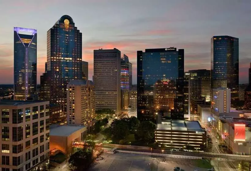 호텔 Hilton Charlotte Uptown