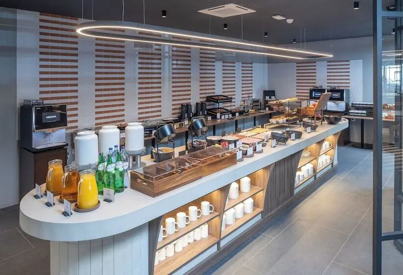 هتل Holiday Inn Express And Suites Lisbon Principe Real By Ihg