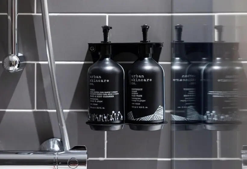 هتل Holiday Inn Express And Suites Lisbon Principe Real By Ihg