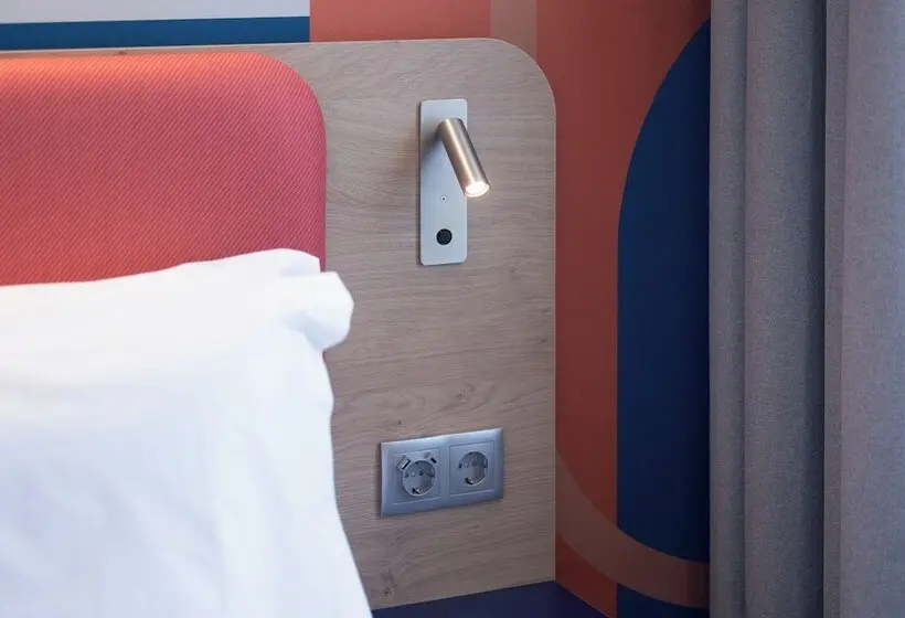 هتل Holiday Inn Express And Suites Lisbon Principe Real By Ihg