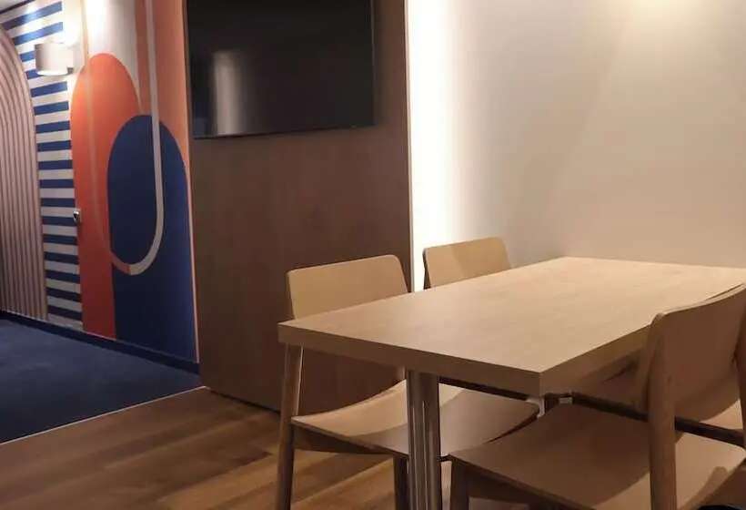 هتل Holiday Inn Express And Suites Lisbon Principe Real By Ihg