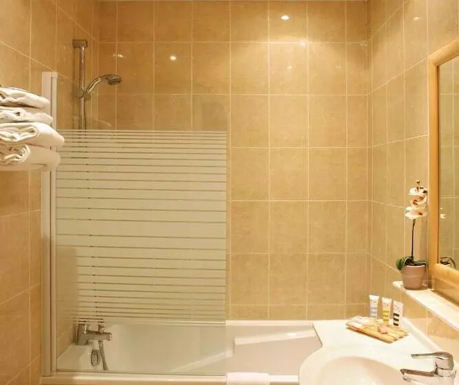 هتل Mercure Tours Centre Gare Et Congres