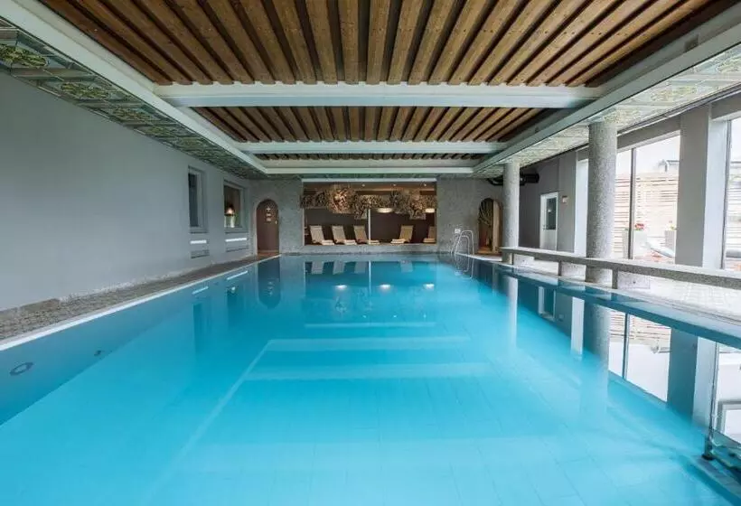 ホテル Nationalpark Lodge Grossglockner