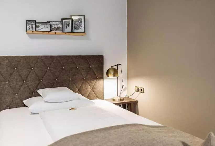 ホテル Nationalpark Lodge Grossglockner