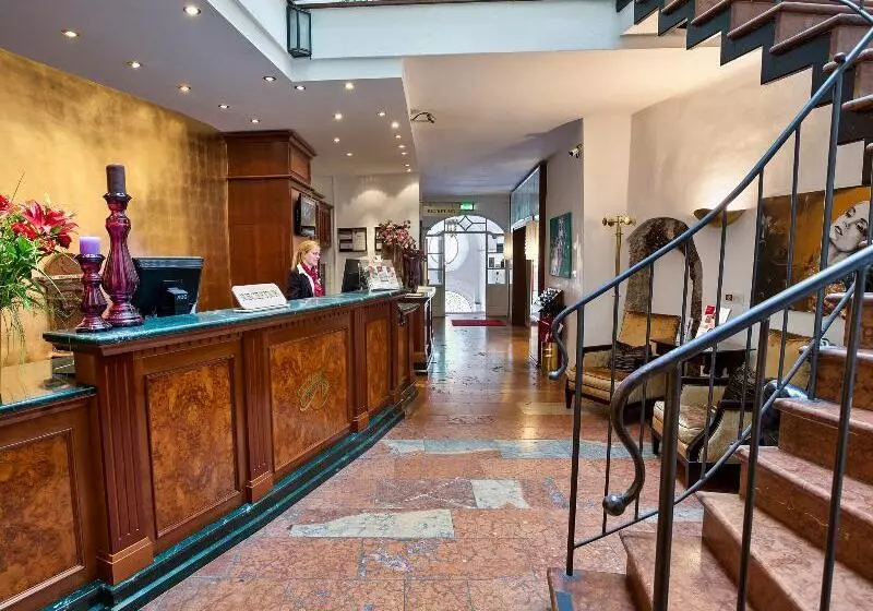 Radisson Blu Hotel Altstadt