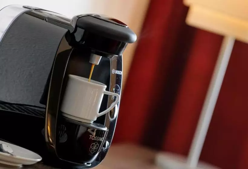 هتل Mercure Airport Berlin Tegel