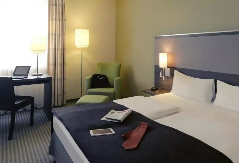 هتل Mercure Airport Berlin Tegel