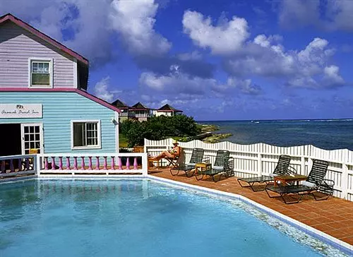 استراحتگاه Arawak Beach Inn