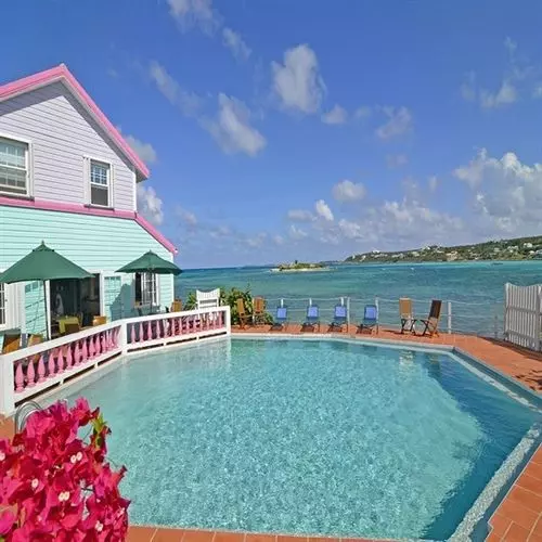 استراحتگاه Arawak Beach Inn