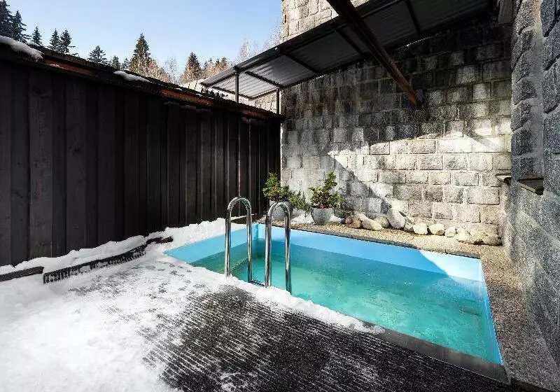 Pinia Hotel & Resort