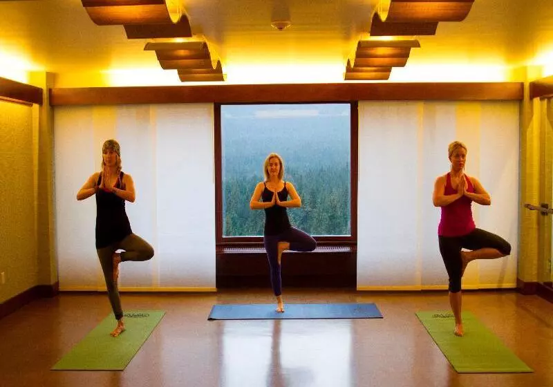 בית מלון כפרי Alyeska Resort