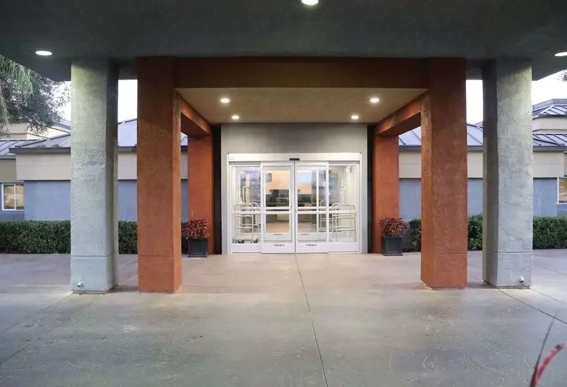 Отель Best Western Porterville Inn