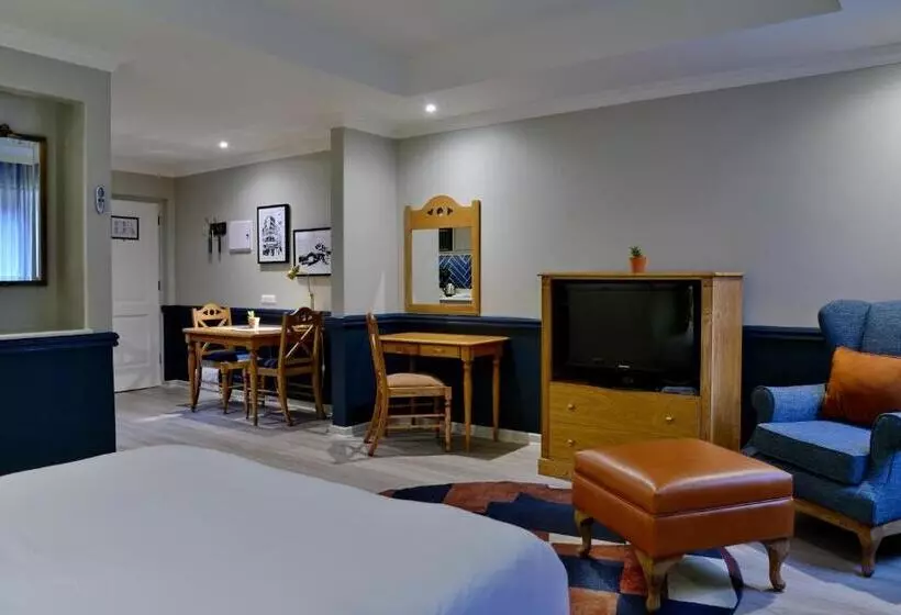 Отель Rosebank Lodge Guesthouse By Claires