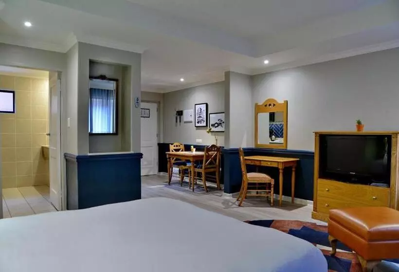 Отель Rosebank Lodge Guesthouse By Claires