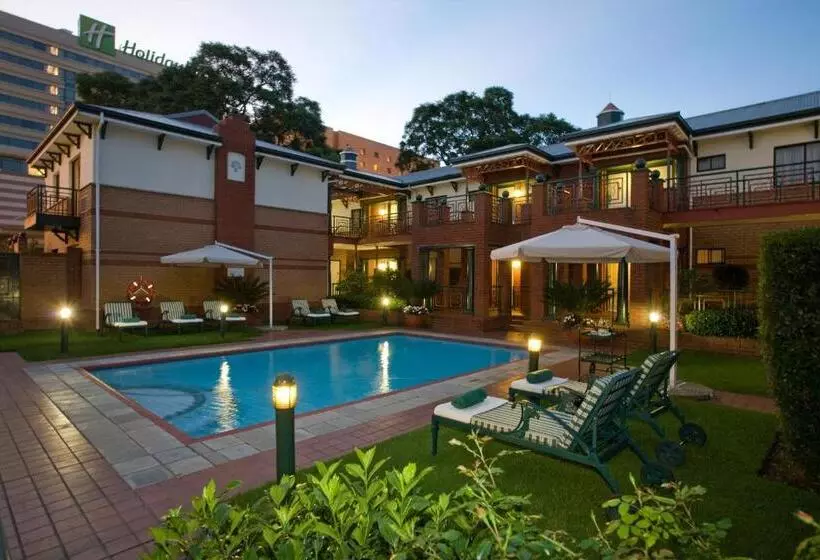 Отель Rosebank Lodge Guesthouse By Claires