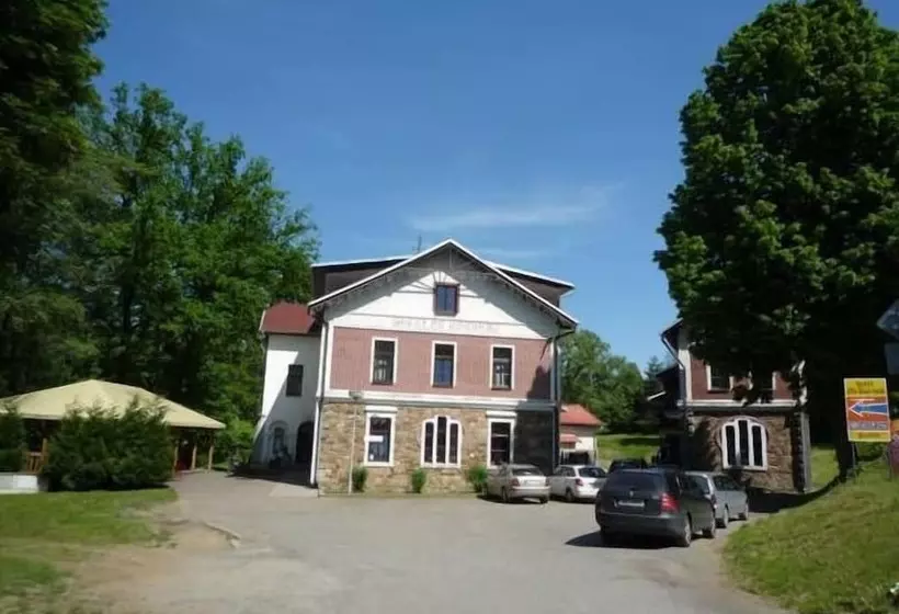 Hotelli Na Kocandě