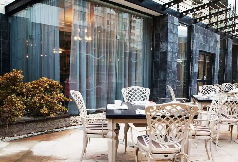 Premier Hotel Cape Town