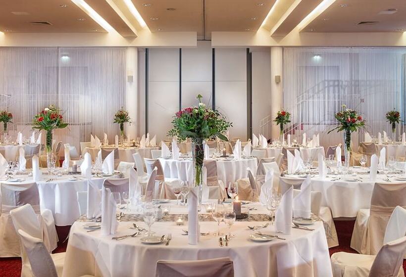 Radisson Blu Park Hotel & Conference Centre