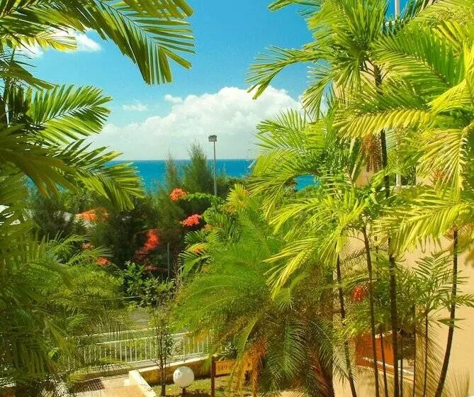 هتل Residence De La Baie – Tartane