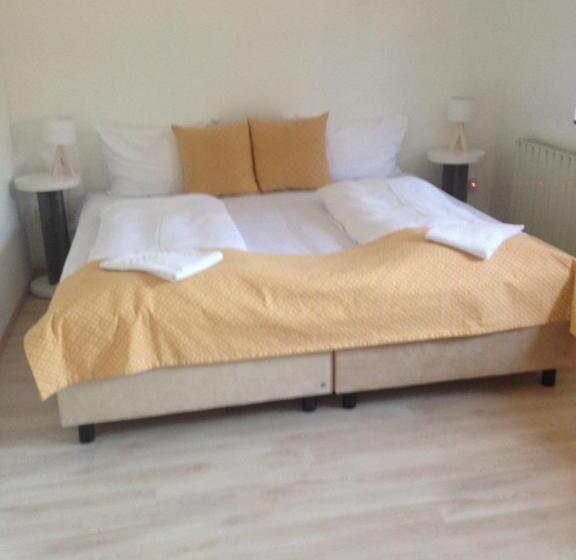 בית מלון כפרי Gloria Budapest City Center