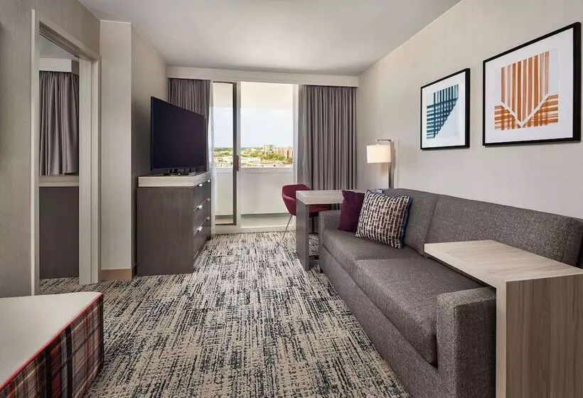 فندق Hilton Kansas City Country Club Plaza