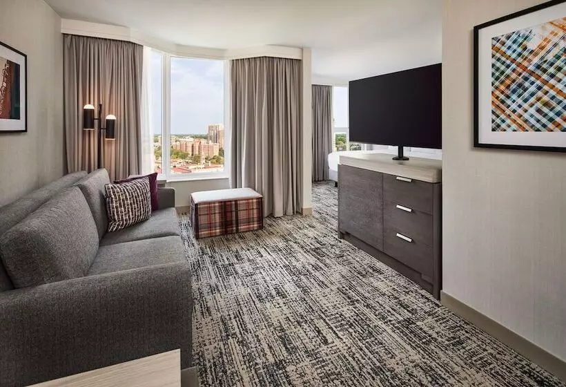 فندق Hilton Kansas City Country Club Plaza