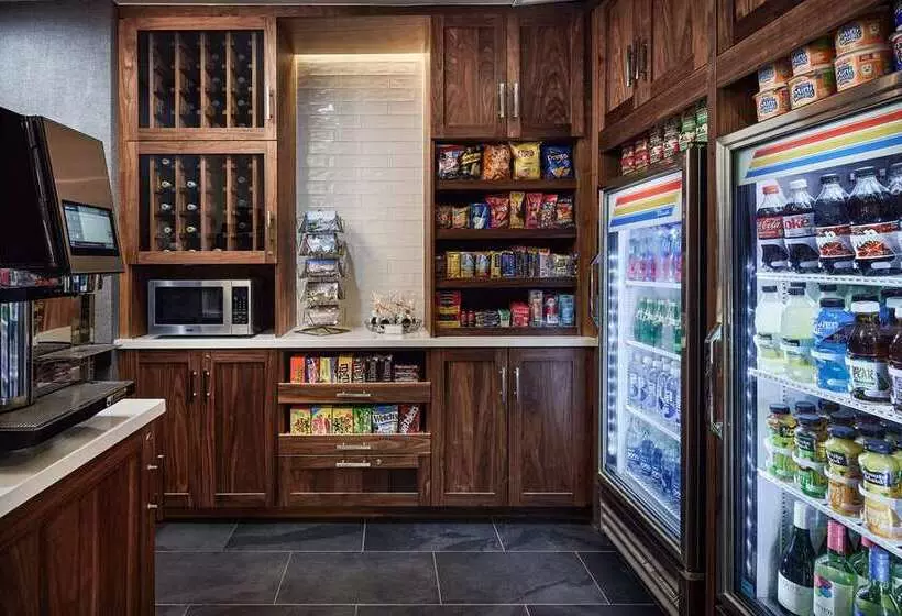 فندق Hilton Kansas City Country Club Plaza