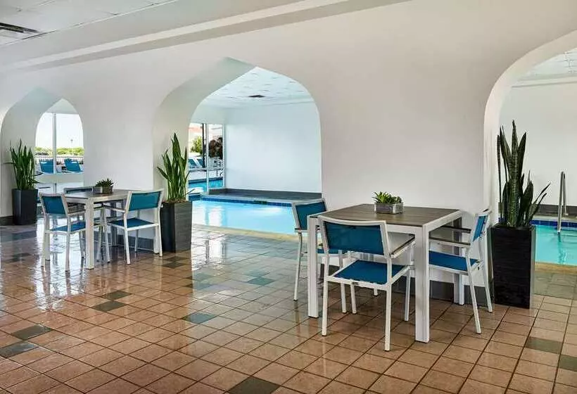 فندق Hilton Kansas City Country Club Plaza