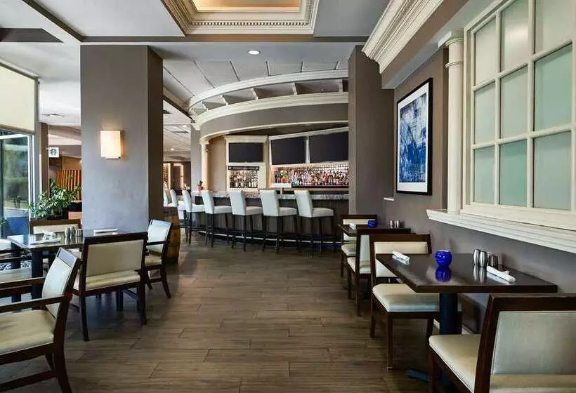 فندق Hilton Kansas City Country Club Plaza