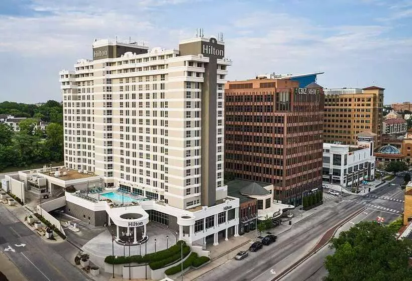 فندق Hilton Kansas City Country Club Plaza