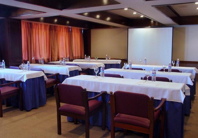 هتل Yacht & Golf Club Paraguayo, A Tribute Portfolio Resort