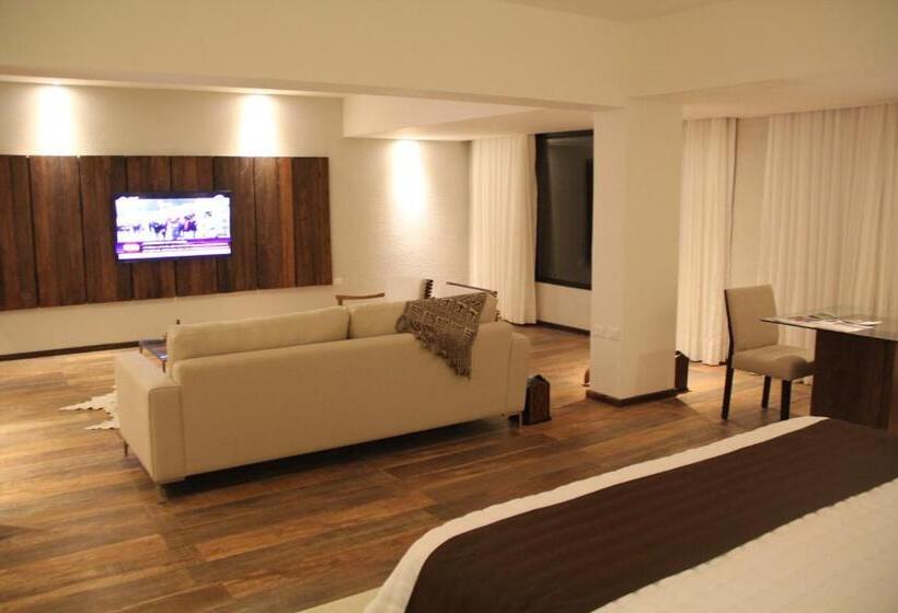 هتل Yacht & Golf Club Paraguayo, A Tribute Portfolio Resort