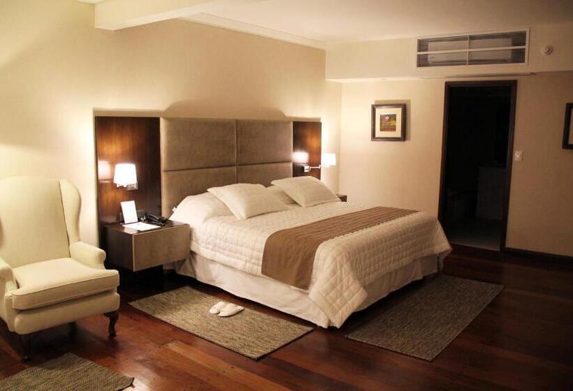 هتل Yacht & Golf Club Paraguayo, A Tribute Portfolio Resort