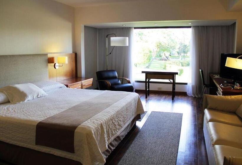 هتل Yacht & Golf Club Paraguayo, A Tribute Portfolio Resort