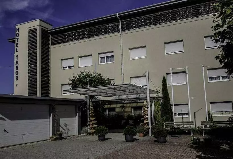 هتل Tabor Maribor