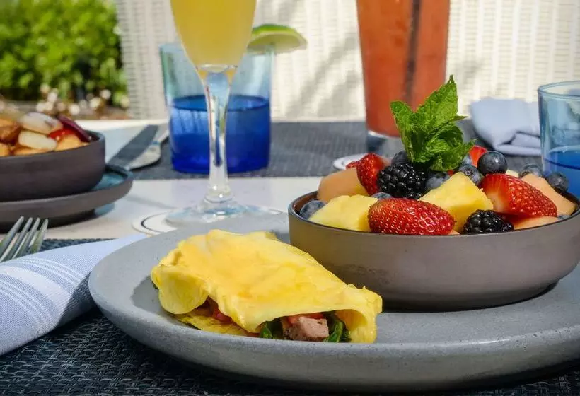 La Playa Beach & Golf Resort, A Noble House Resort