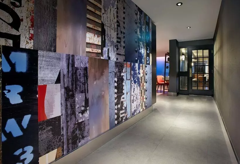 Radisson Suites Hotel Toronto Airport