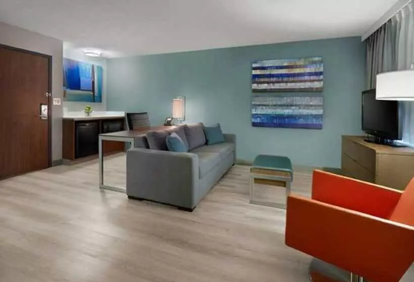 Radisson Suites Hotel Toronto Airport